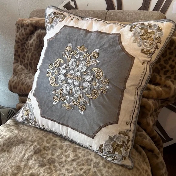 Elegant Gray, White, and Gold Crest Pillow with Form - Picture 3 of 4